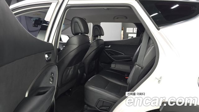 Hyundai Santafe 2016 — photo 11