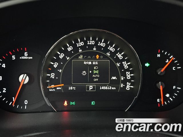 Kia Sorento 2017 — photo 8
