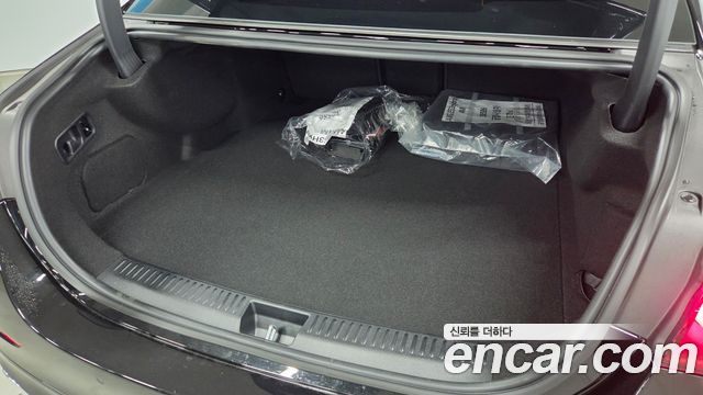 Mercedes-Benz E-Class 2026 — photo 20