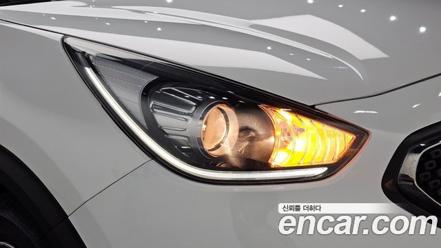 Kia Niro 2018 — photo 8