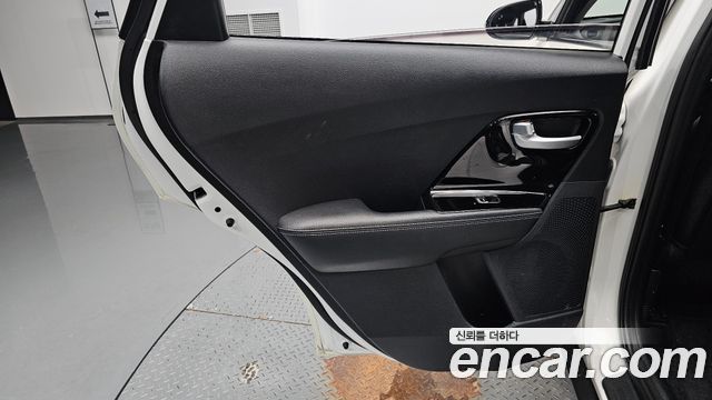 Kia Niro 2018 — photo 15