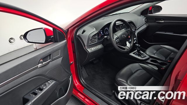 Hyundai AVANTE 2019 — photo 13