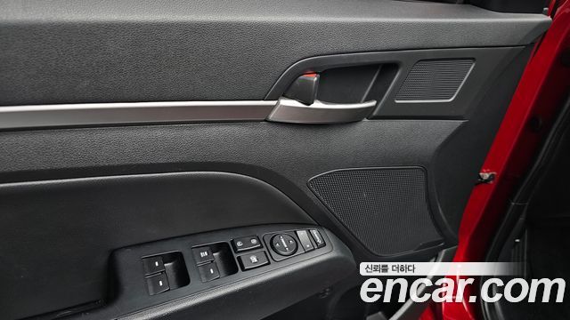 Hyundai AVANTE 2019 — photo 25