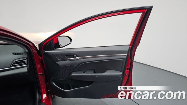 Hyundai AVANTE 2019 — photo 14