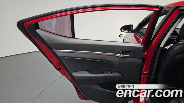Hyundai AVANTE 2019 — photo 15