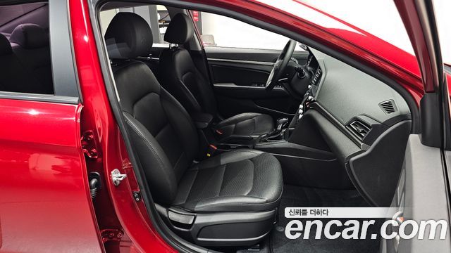 Hyundai AVANTE 2019 — photo 16