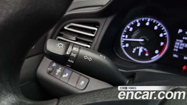 Hyundai AVANTE 2019 — photo 28