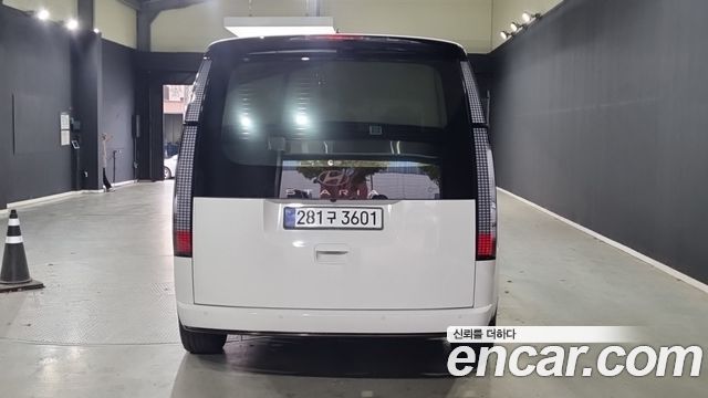Hyundai Staria 2025 — photo 4