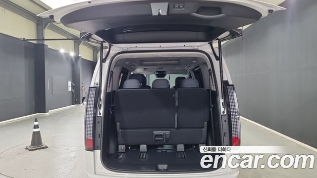 Hyundai Staria 2025 — photo 12