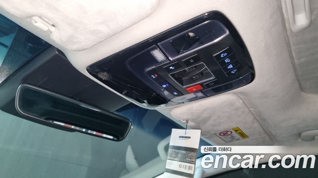 Hyundai Staria 2025 — photo 14