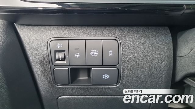 Hyundai Staria 2025 — photo 15