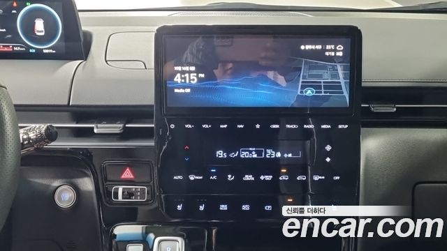 Hyundai Staria 2025 — photo 16