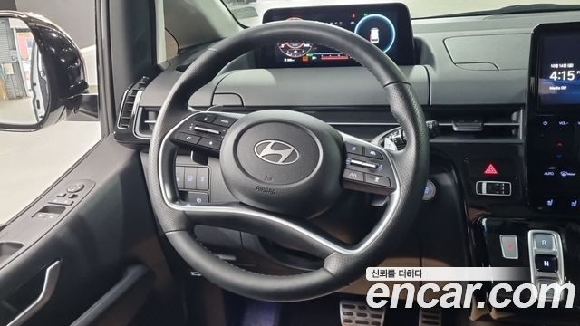 Hyundai Staria 2025 — photo 17