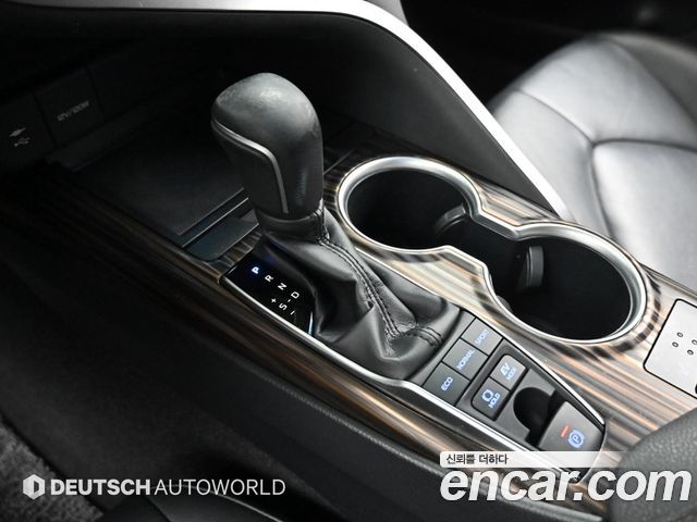 Toyota Camry 2019 — photo 9