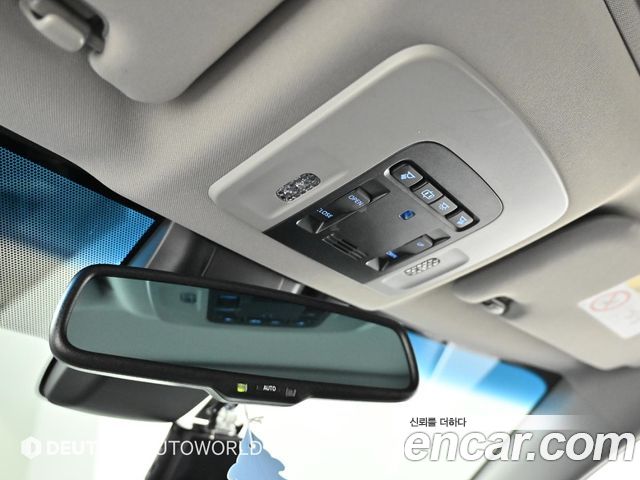 Toyota Camry 2019 — photo 16