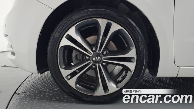 Kia K3 2013 — photo 5