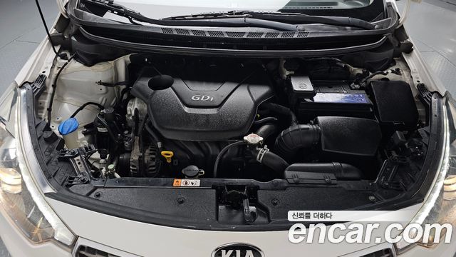 Kia K3 2013 — photo 6