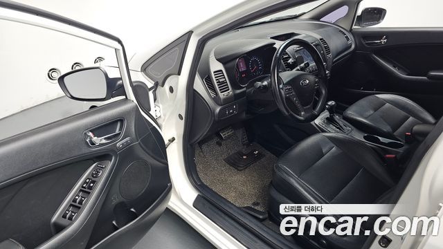 Kia K3 2013 — photo 10