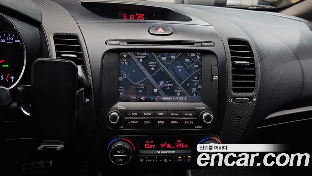 Kia K3 2013 — photo 14