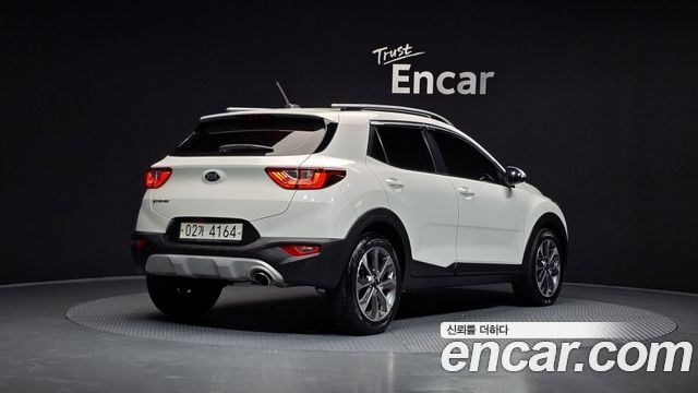 Kia Stonic 2018 — photo 2