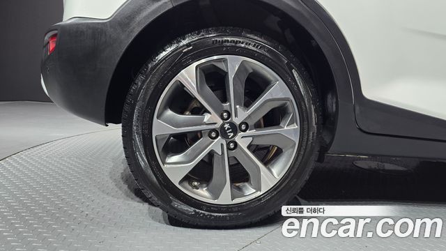 Kia Stonic 2018 — photo 5