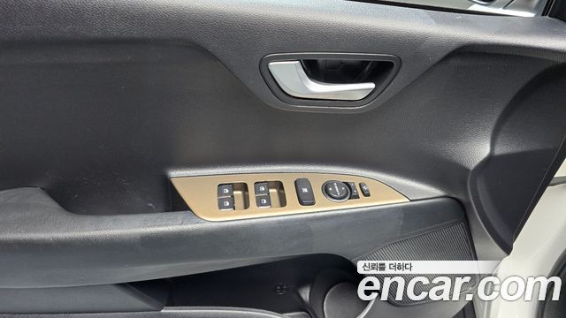Kia Stonic 2018 — photo 24