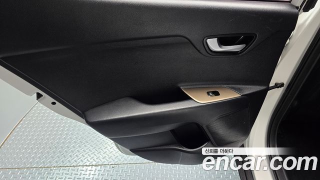 Kia Stonic 2018 — photo 15