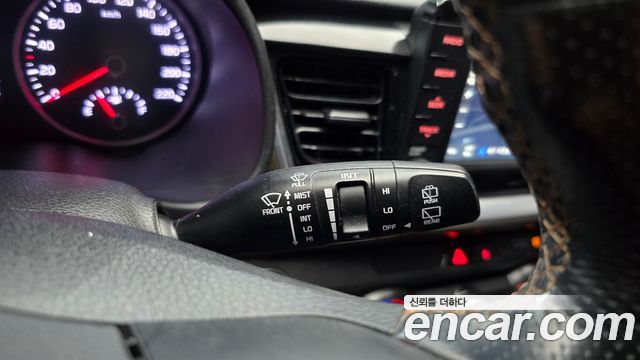 Kia Stonic 2018 — photo 28