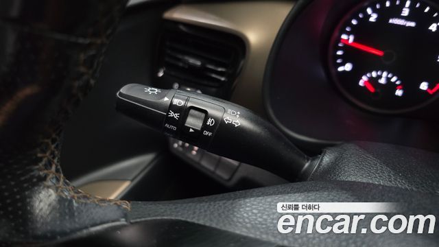 Kia Stonic 2018 — photo 29