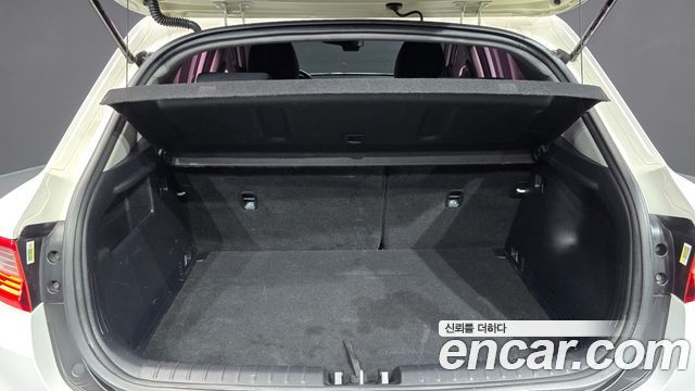Kia Stonic 2018 — photo 30