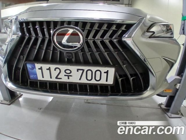 Lexus ES 2025 — photo 1
