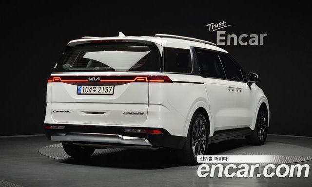 Kia Canival 2021 — photo 3