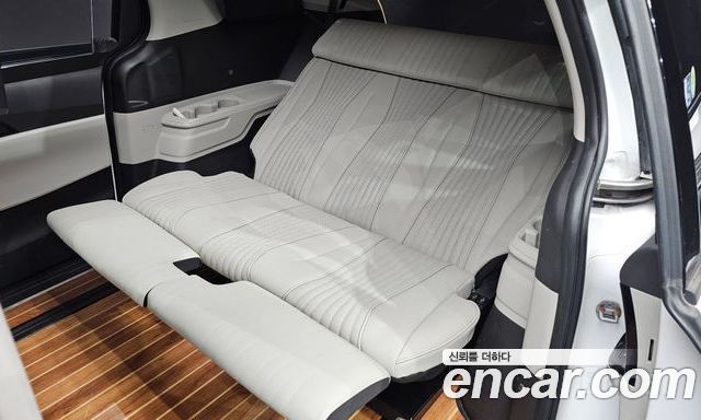 Kia Canival 2021 — photo 10