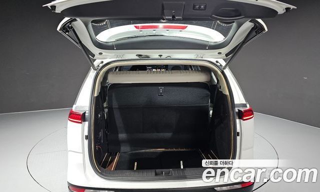 Kia Canival 2021 — photo 18