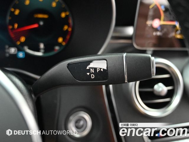 Mercedes-Benz GLC-Class 2021 — photo 9