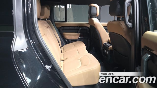 Land Rover Defender 2026 — photo 18