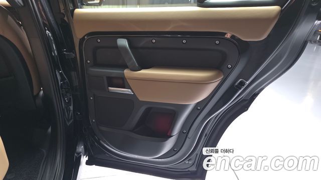 Land Rover Defender 2026 — photo 15