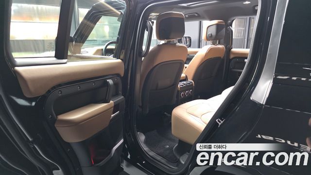 Land Rover Defender 2026 — photo 16