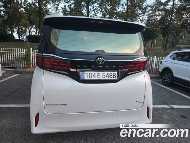 Toyota Alphard 2025 — photo 6
