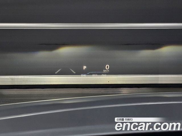 Lexus ES 2019 — photo 17