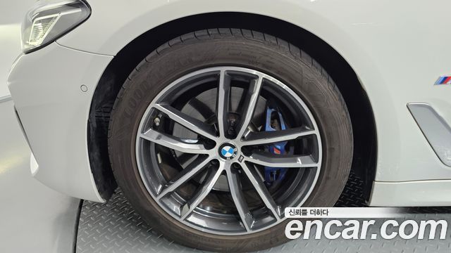BMW 5-Series 2021 — photo 5