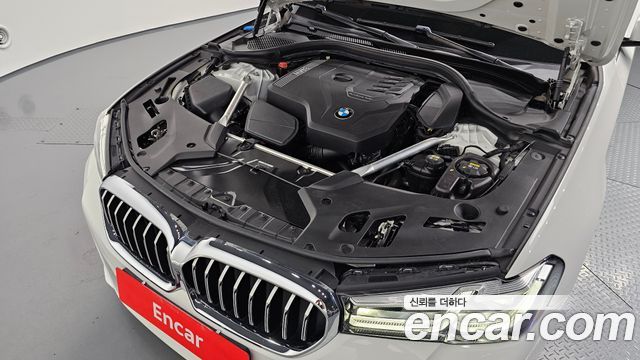 BMW 5-Series 2021 — photo 6