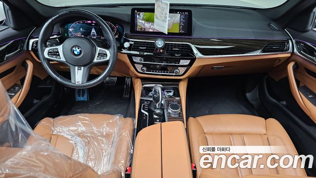 BMW 5-Series 2021 — photo 10