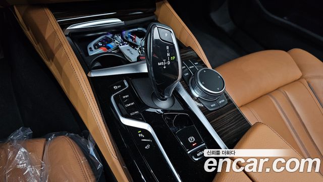 BMW 5-Series 2021 — photo 12