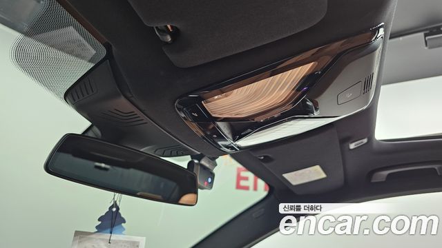 BMW 5-Series 2021 — photo 25