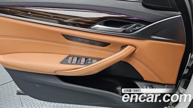 BMW 5-Series 2021 — photo 14
