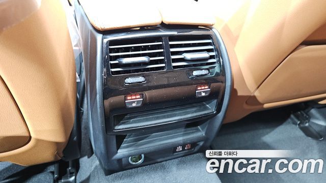 BMW 5-Series 2021 — photo 29