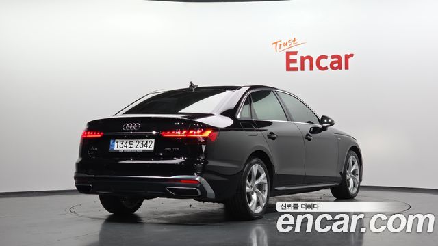 Audi A4 2021 — photo 2