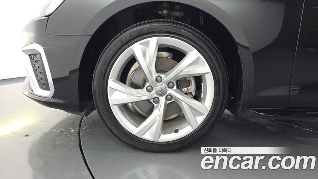 Audi A4 2021 — photo 5