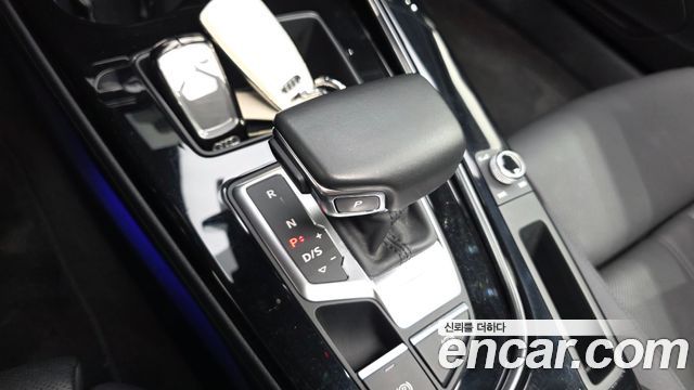 Audi A4 2021 — photo 12